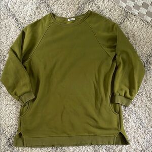 Green Cozy Sweatshirt for Everyday Comfort